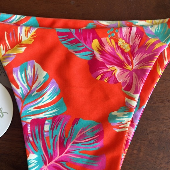 NWT Kulani Kinis Thong Tie Side Bikini Bottom, M - Picture 3 of 7